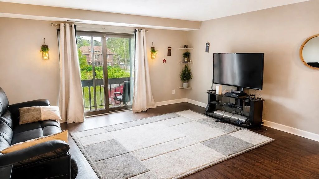 170 Highland St #311b, Taunton