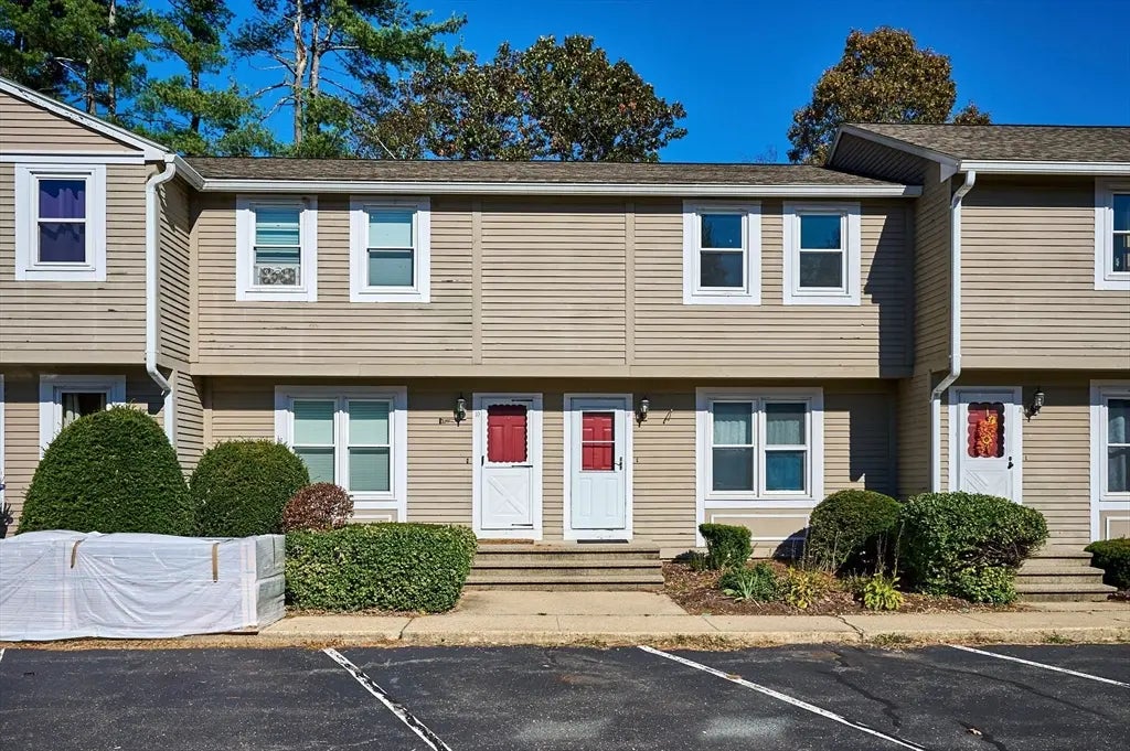 1430 Russell Rd #9, Westfield