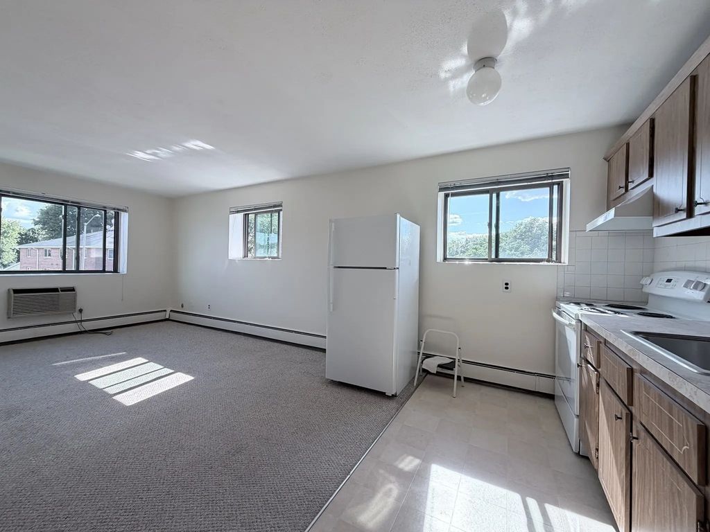192 Salem St #9, Medford