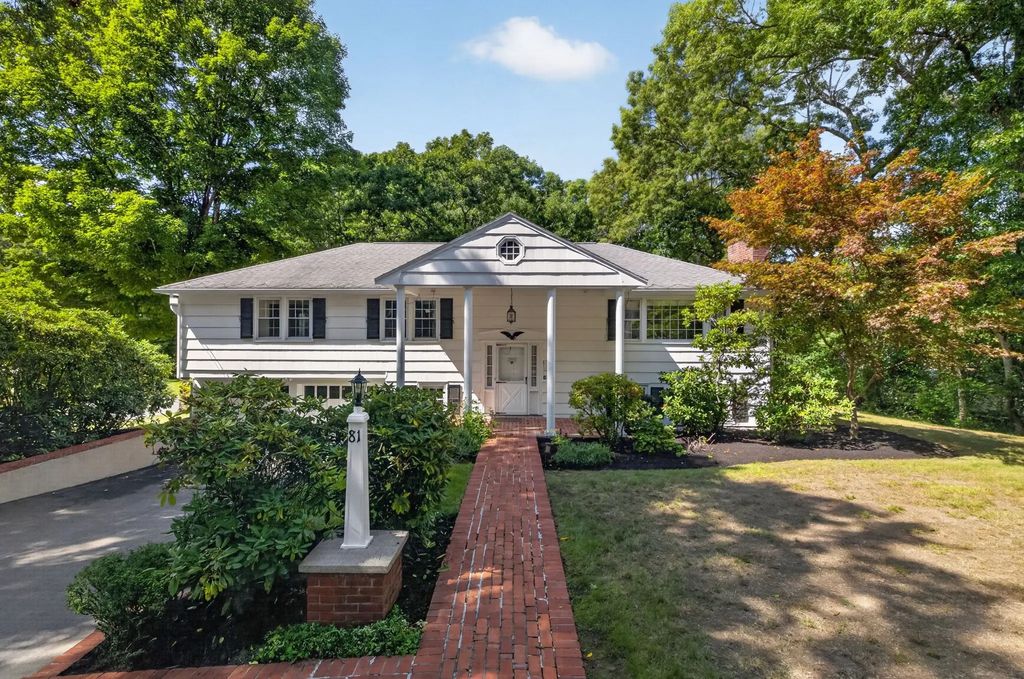 81 Alder Rd, Westwood