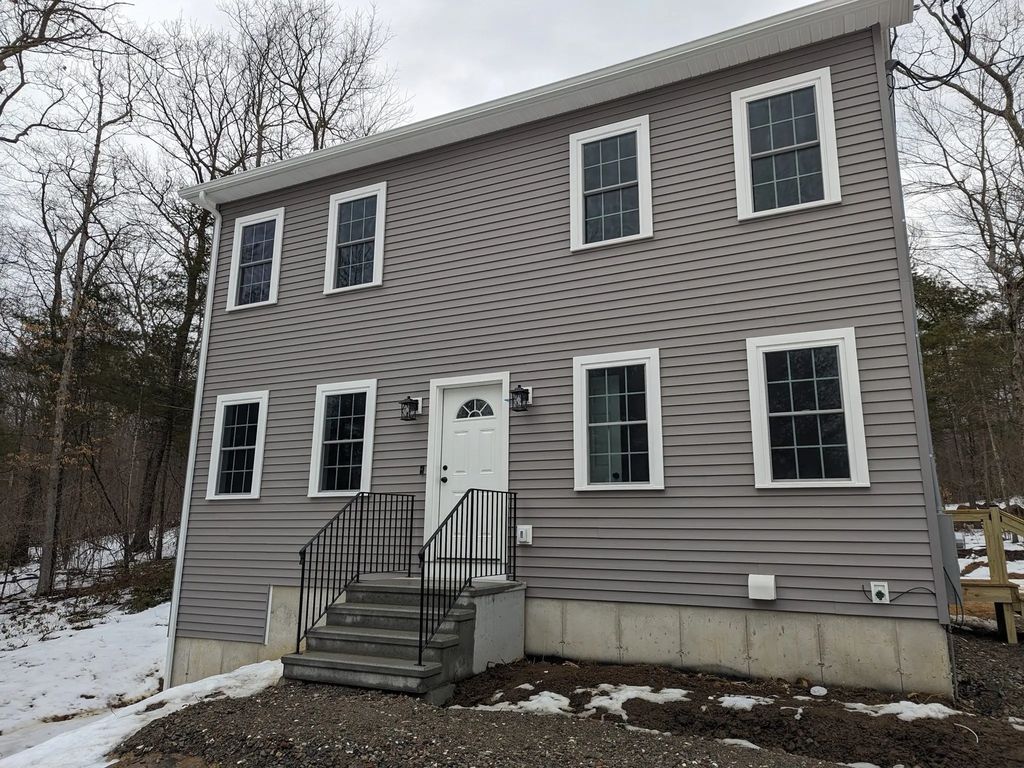 514 Old County Rd., Wales