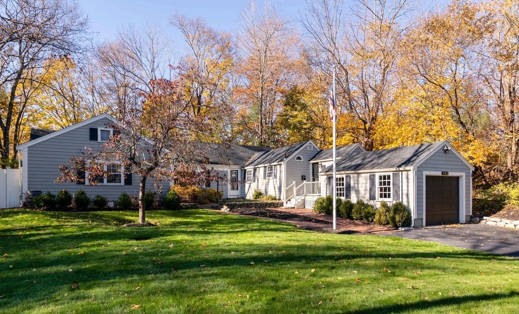 485 Main St, Hingham