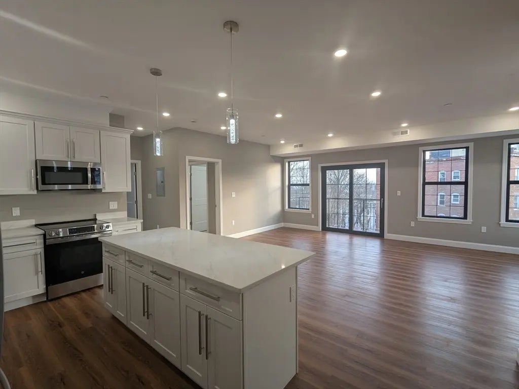 13 Nahant Street #3a, Lynn