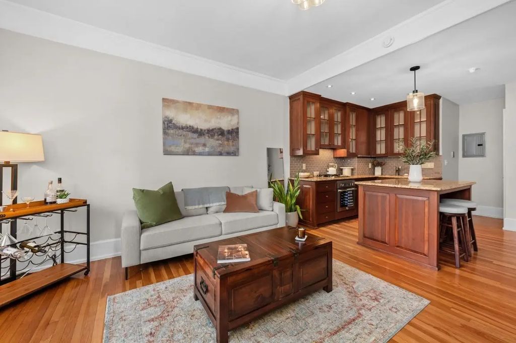 400 Marlborough St #9, Boston