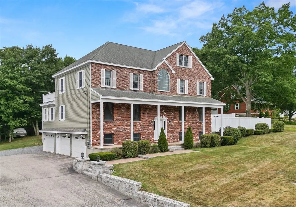 2 Dana Dr, Groveland