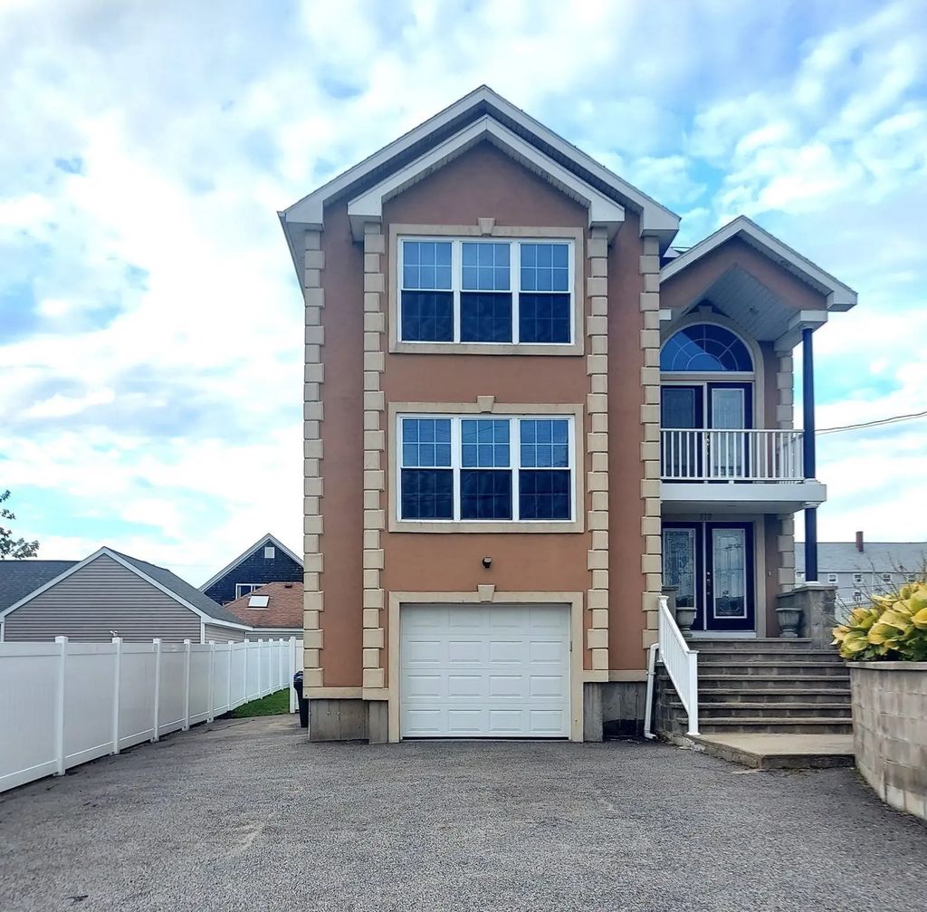 510 State Ave, Fall River