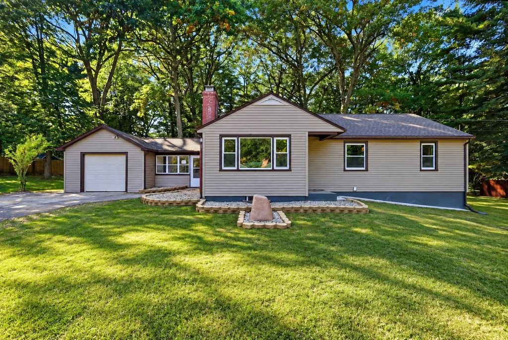 17 Meadowview Rd, Wilbraham