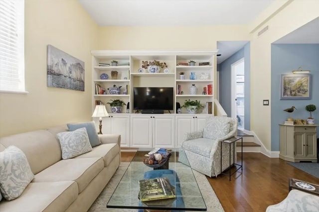 65 Glen Rd #h1, Brookline