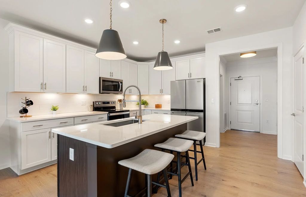 30 Coppersmith Way #502, Canton