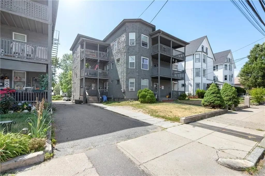 420 Rathbun St, Woonsocket