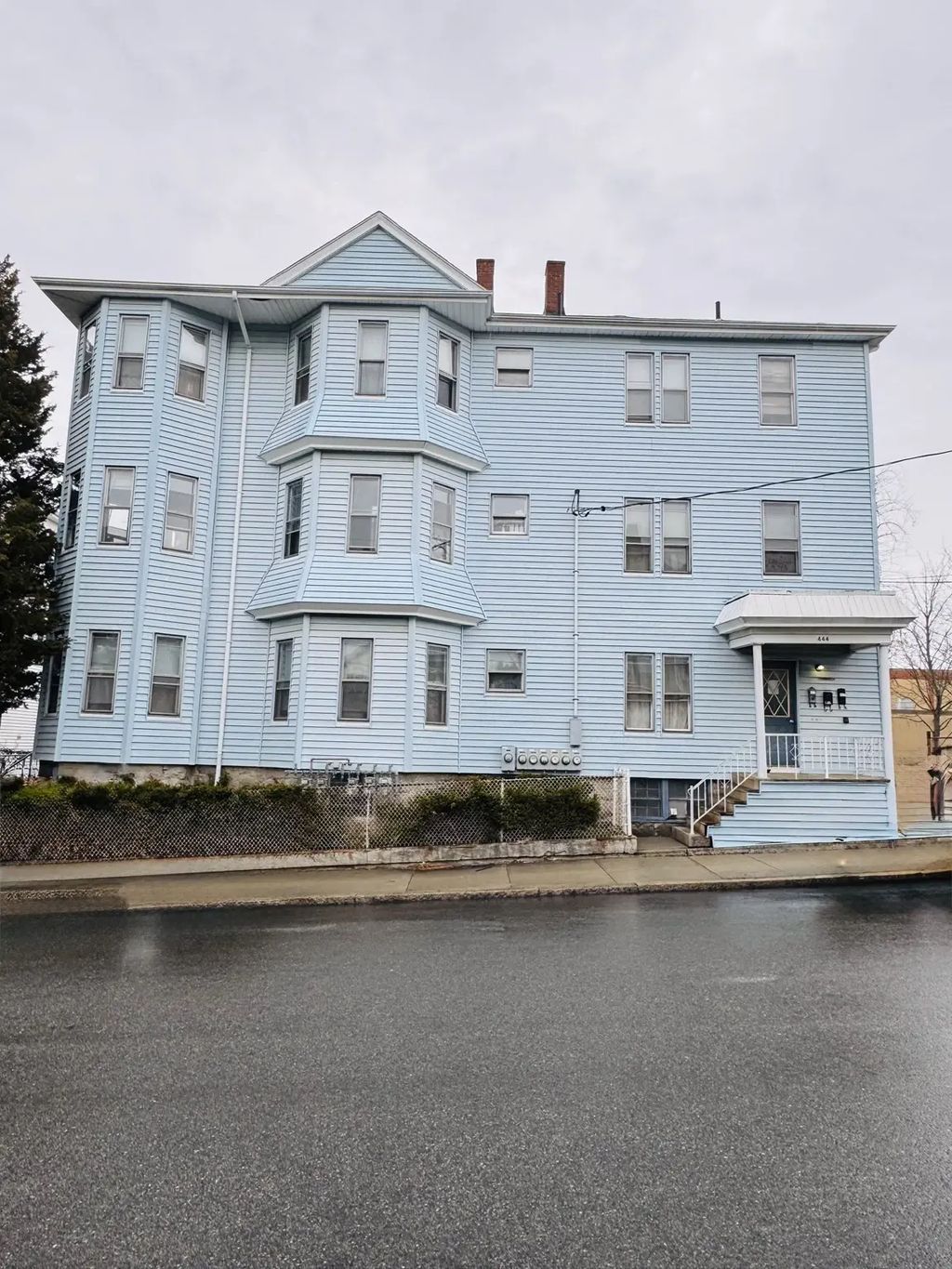 444 Center St, Fall River