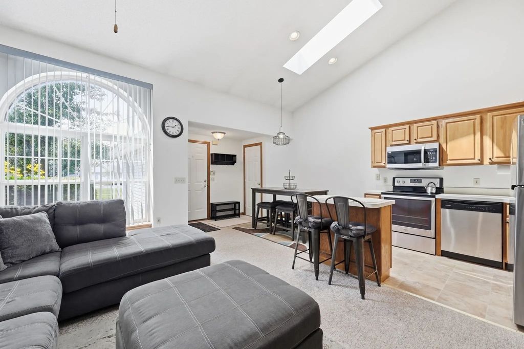 126 Brookfield Ln #126, Agawam