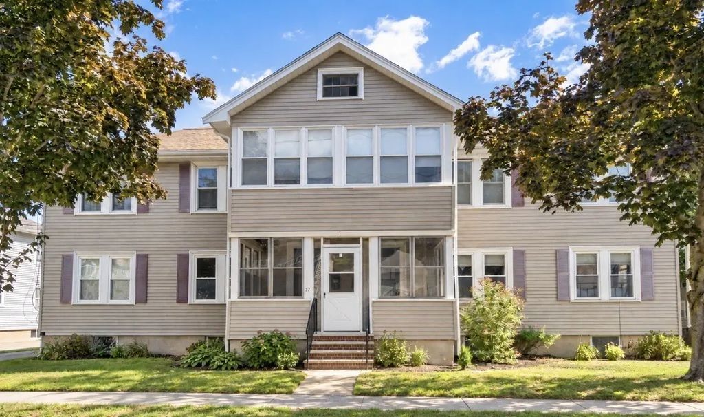 37 Everett St #1, Waltham