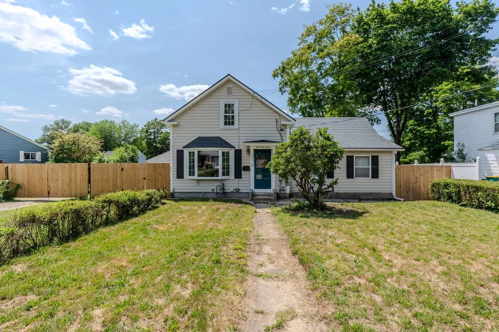 147 Smith St, North Attleboro