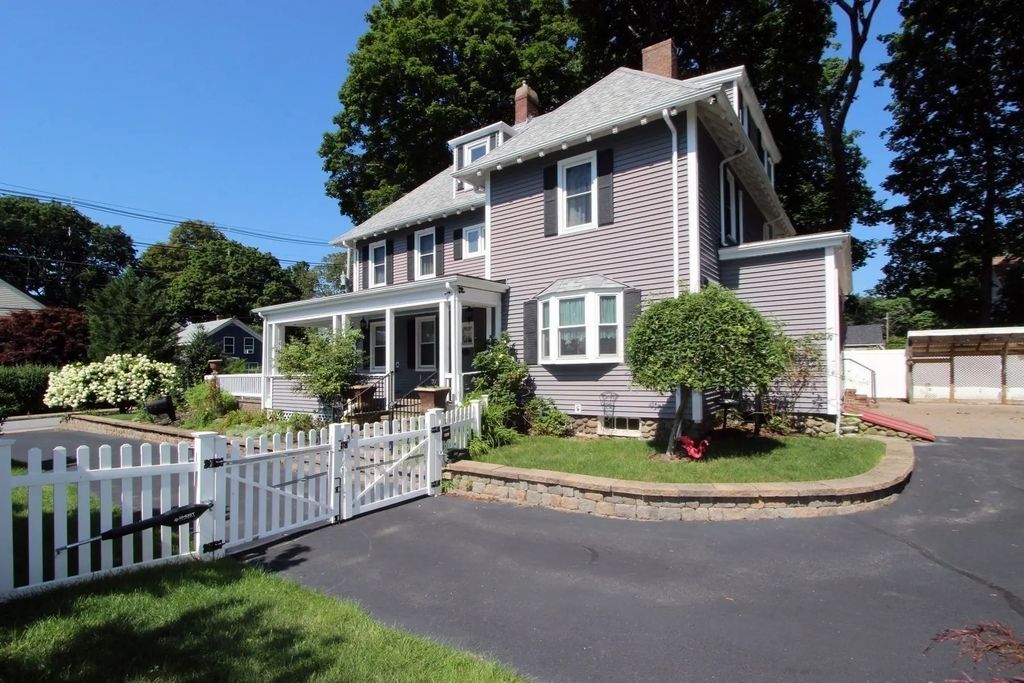 35 Peirce Street, Middleboro