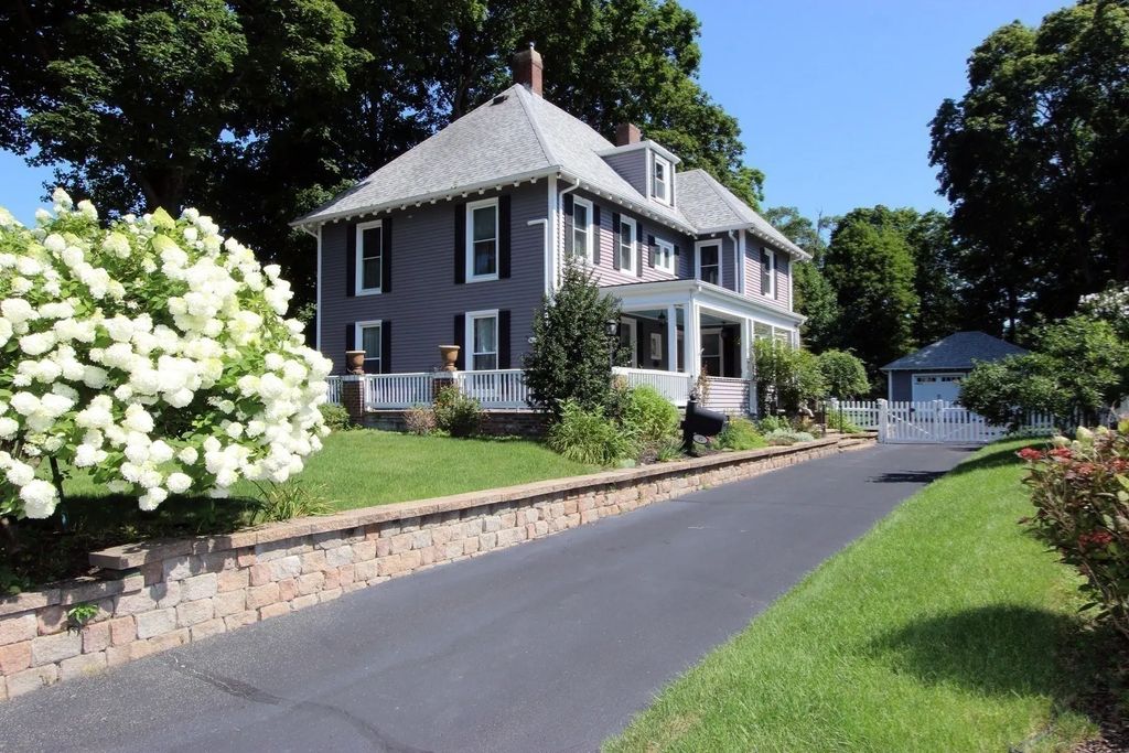 35 Peirce Street, Middleboro