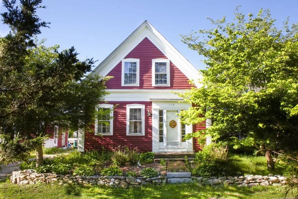 110 Center St, Plympton