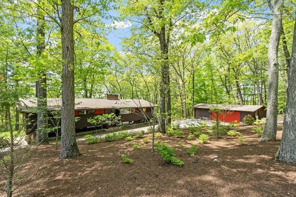 518 Annursnac Hill Rd, Concord