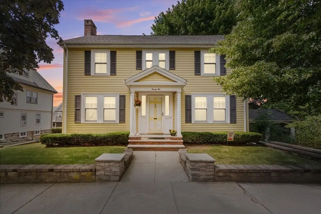 22 Gleason St, Medford