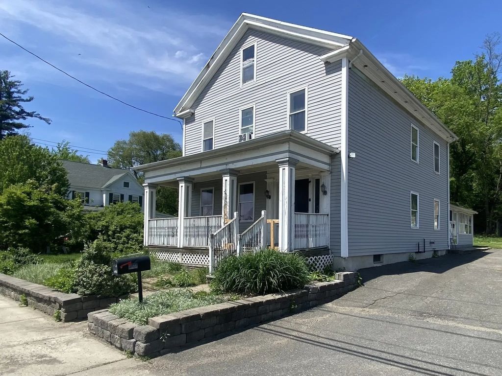 427-429 Deerfield St, Greenfield
