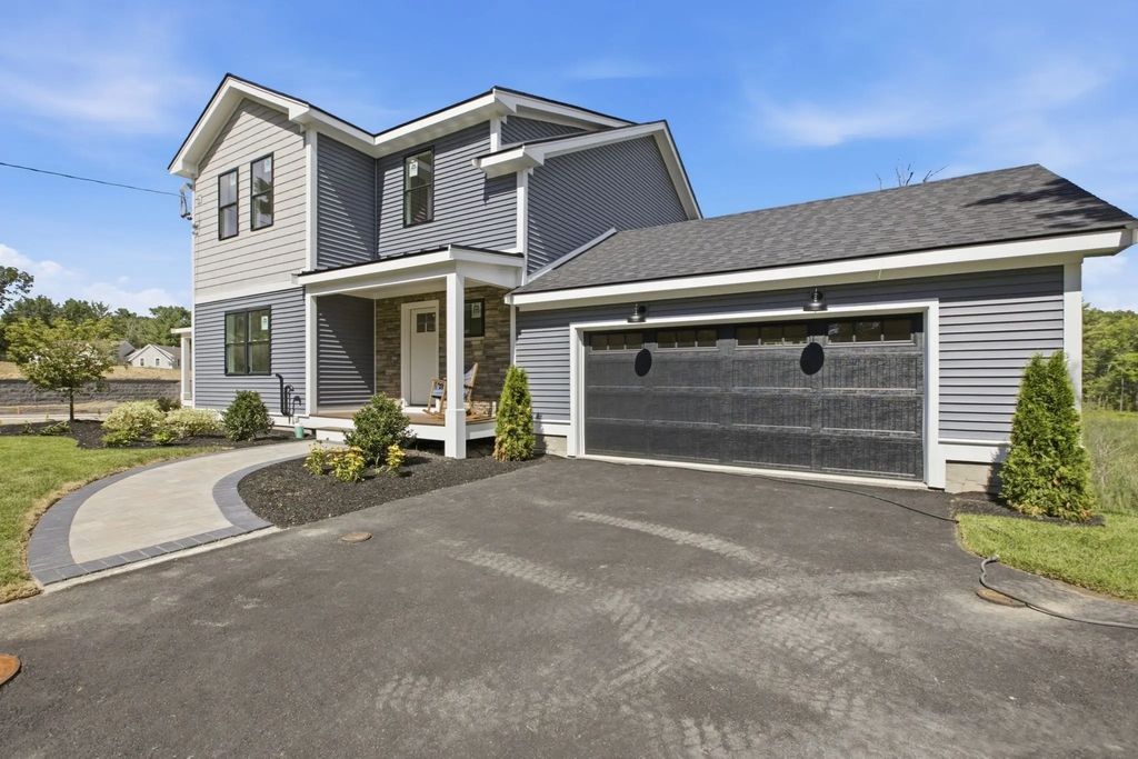 133 Essex Street #133, Middleton