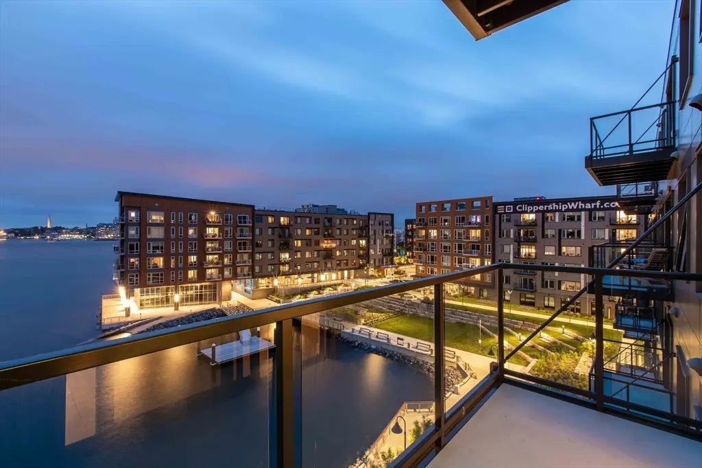 45 Lewis St #513, Boston