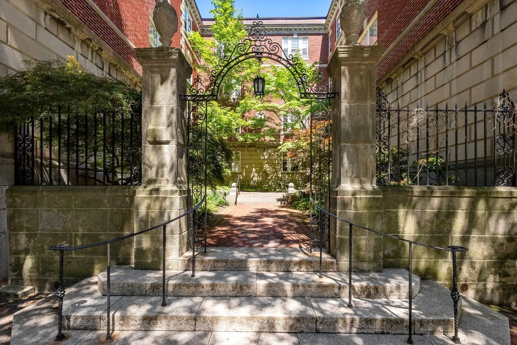 6 Washington Avenue #11, Cambridge