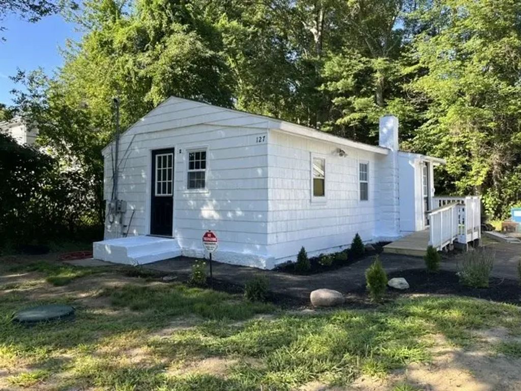 127 Taunton Ave, Norton