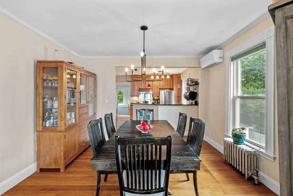 128 Selwyn St #2, Boston