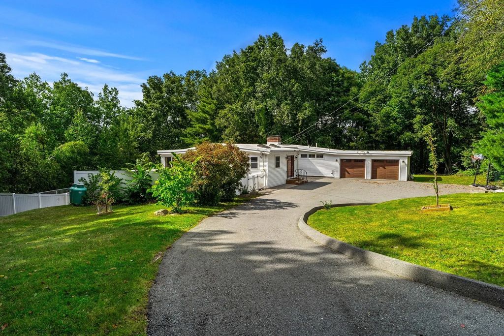 42 Farview Ave, Shrewsbury
