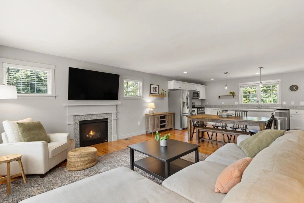 25 Craftsman Ct #25, Grafton
