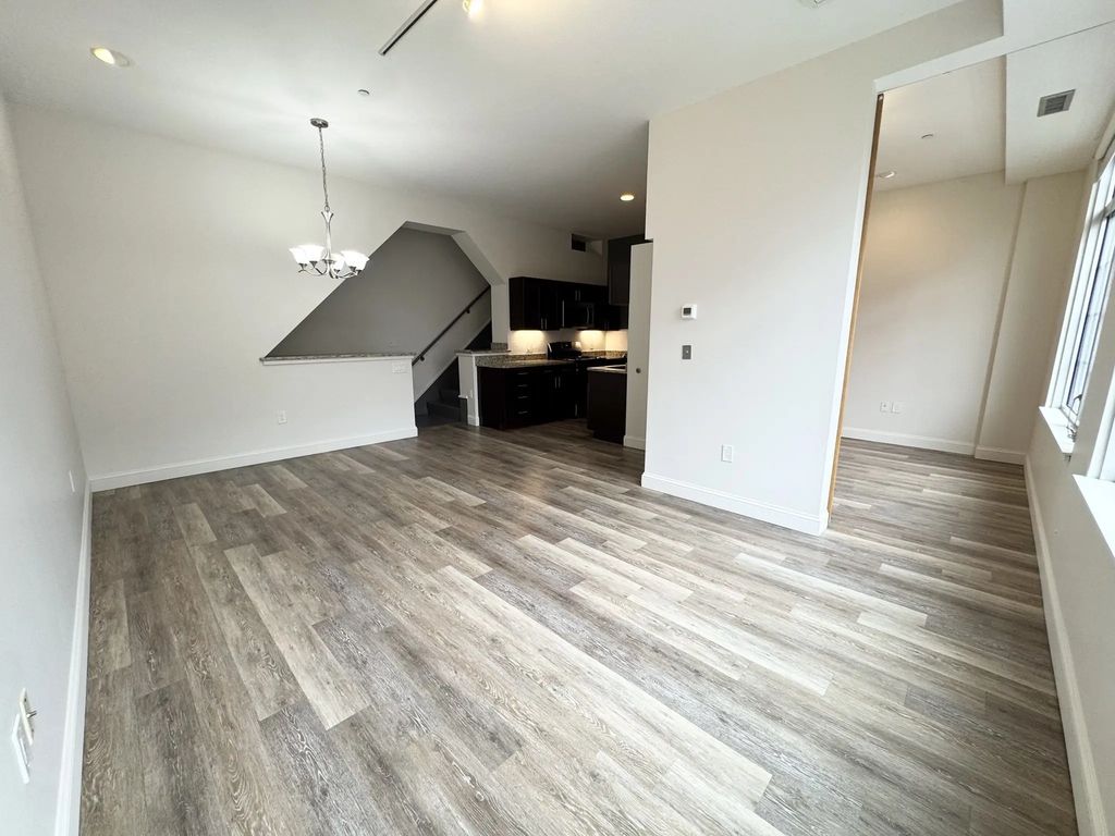 160 East Berkeley St #518, Boston