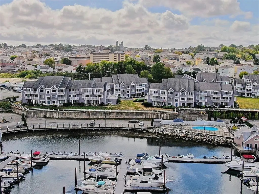 700 Shore Dr #1205, Fall River