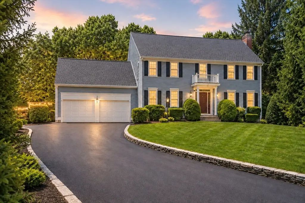23 Piccadilly Way, Westborough