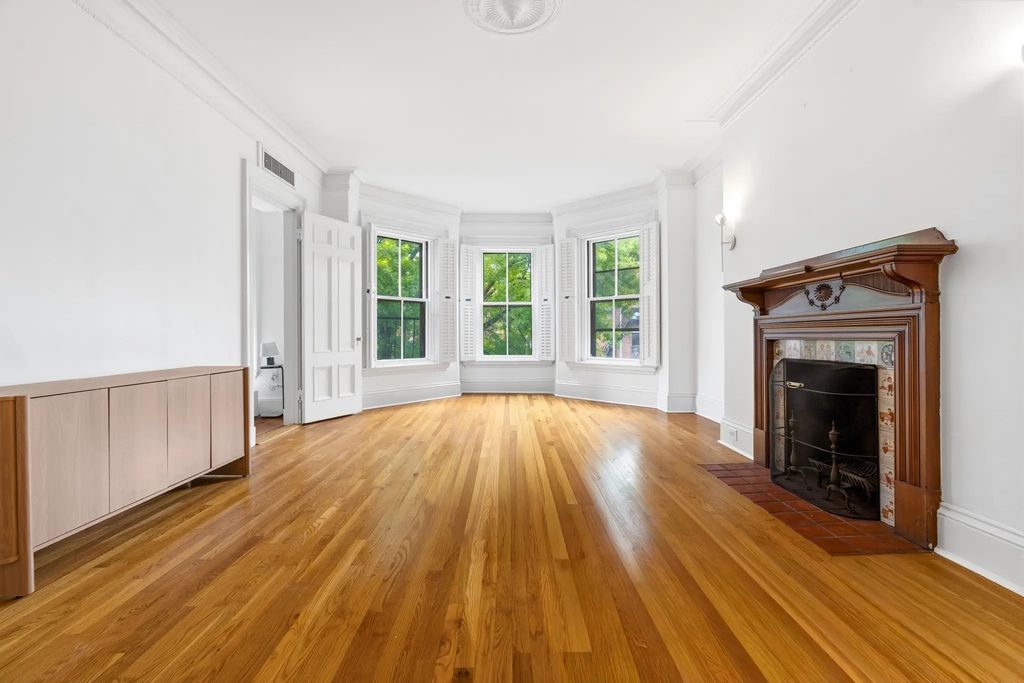 302 Commonwealth Ave #c, Boston