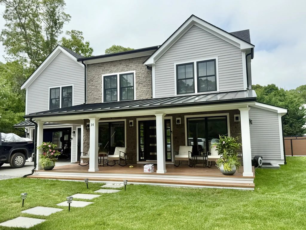 14 Bernard Circle, Tisbury