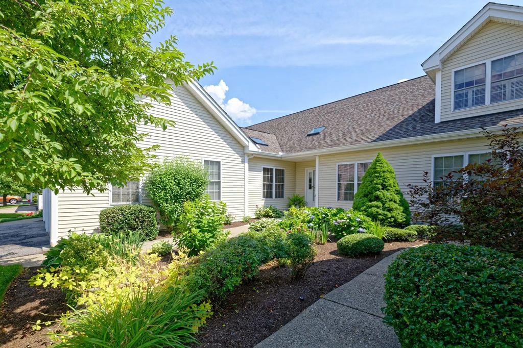 79 Orchard Meadows Drive #79, Shrewsbury