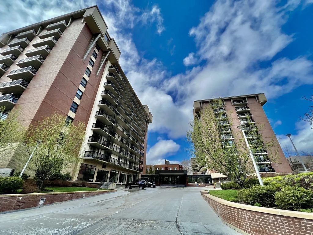 60 Longwood Avenue #306, Brookline