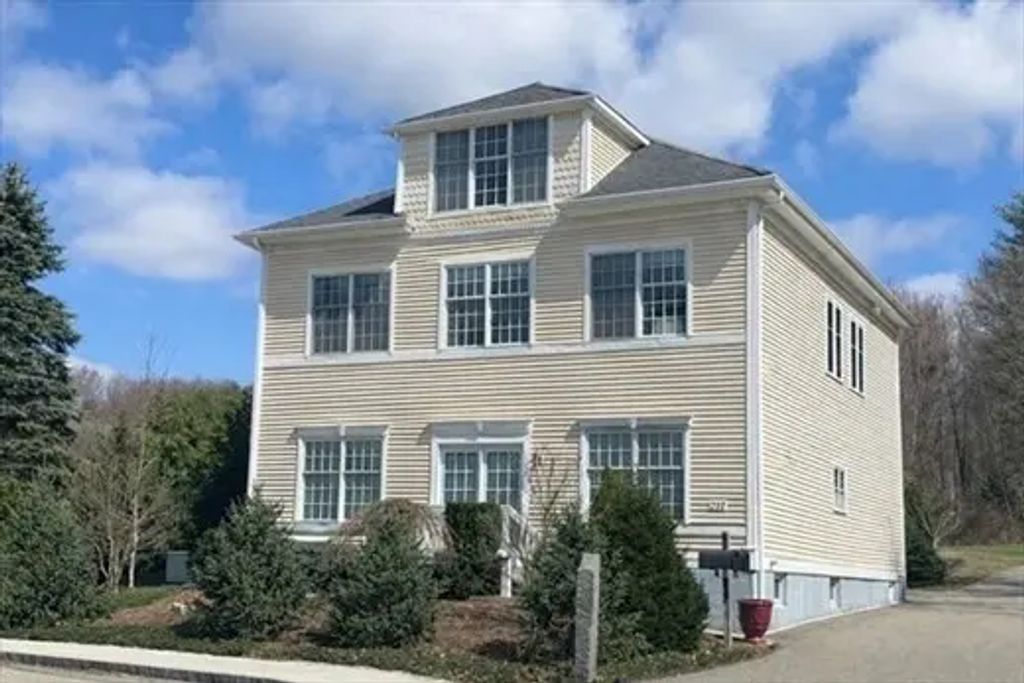 297 Providence Rd #2, Grafton