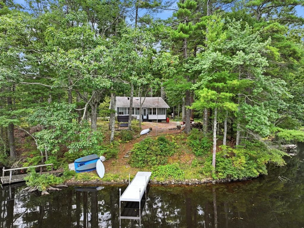 99 Lakeshore Drive, Spencer