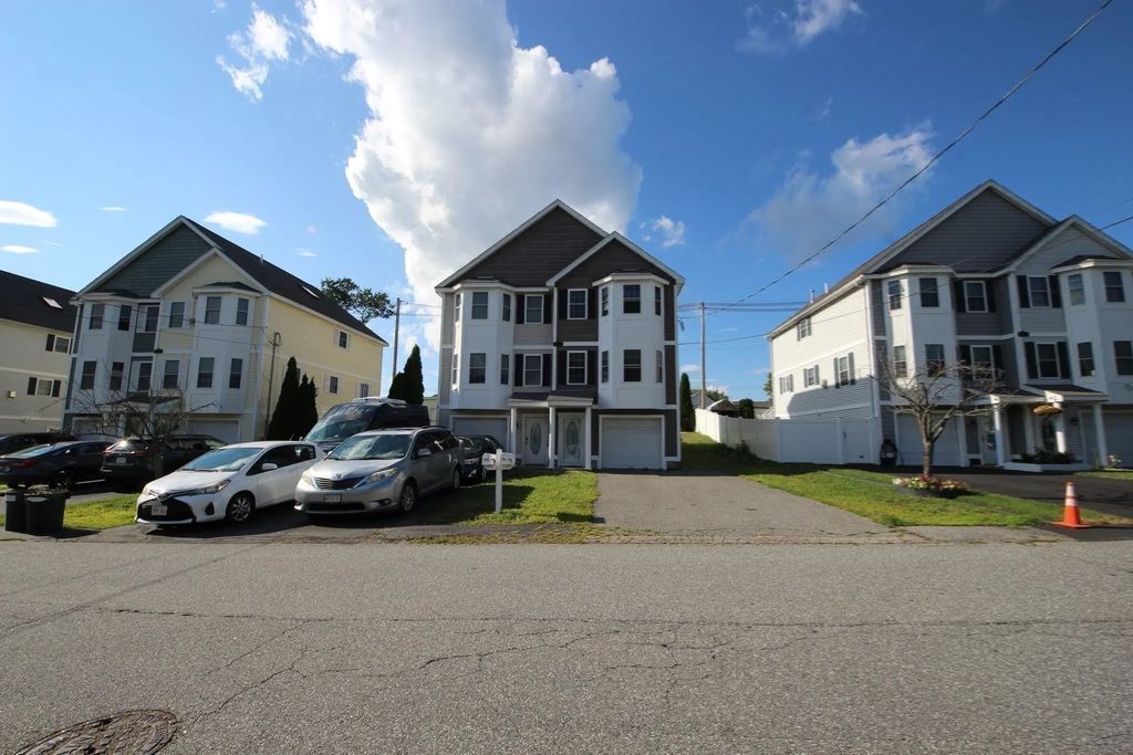 99 Manchester St #a, Lowell