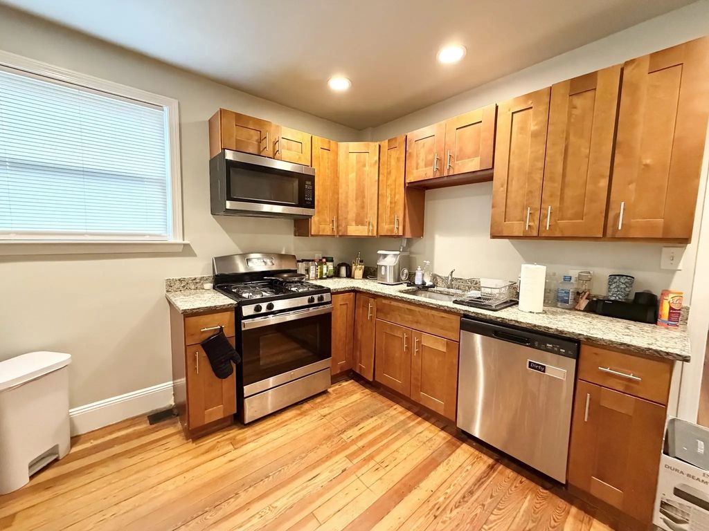 11 Glenway #1, Boston