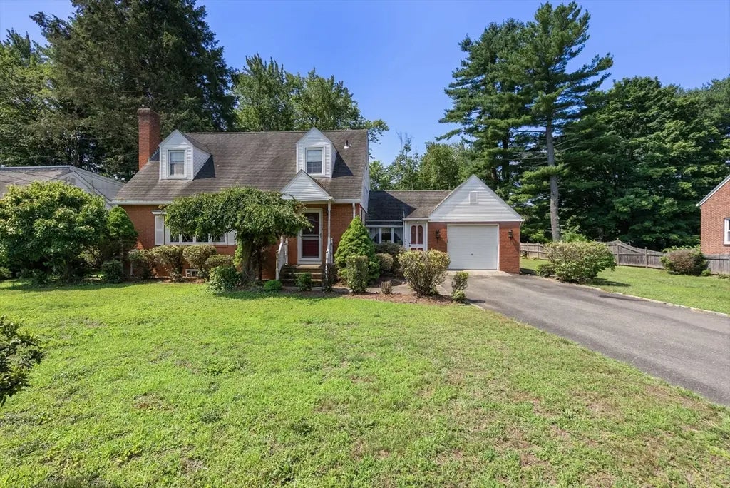 354 Rowley St, Agawam