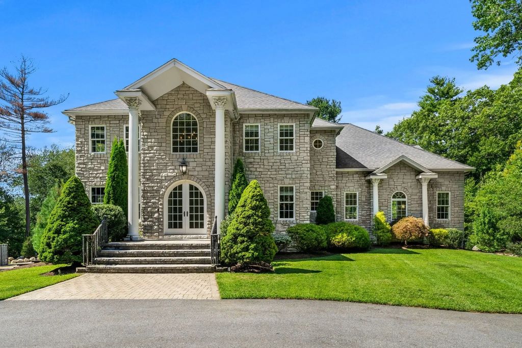 9 Grandview Rd, North Reading