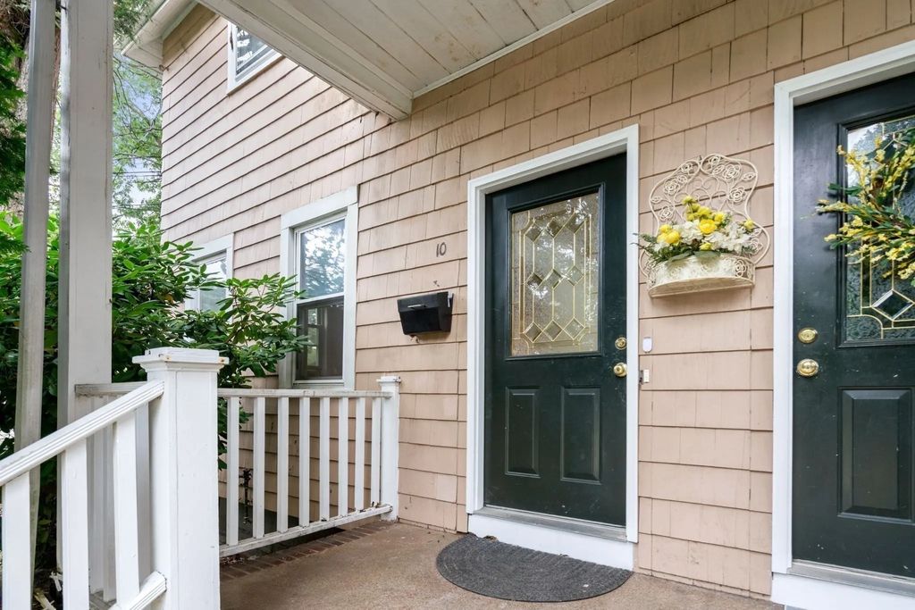 10 Frances #10, Newton