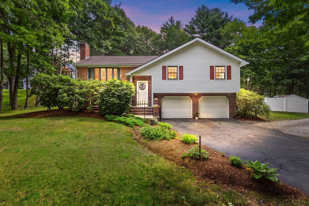 163 Mechanic Street, Foxboro
