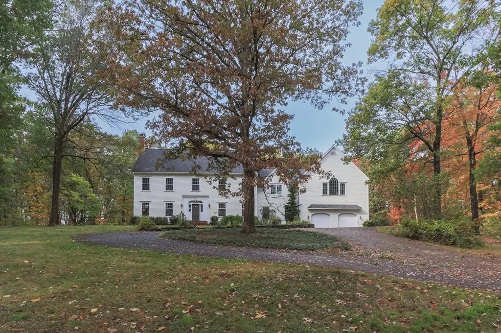 326 Old Ayer Road, Groton
