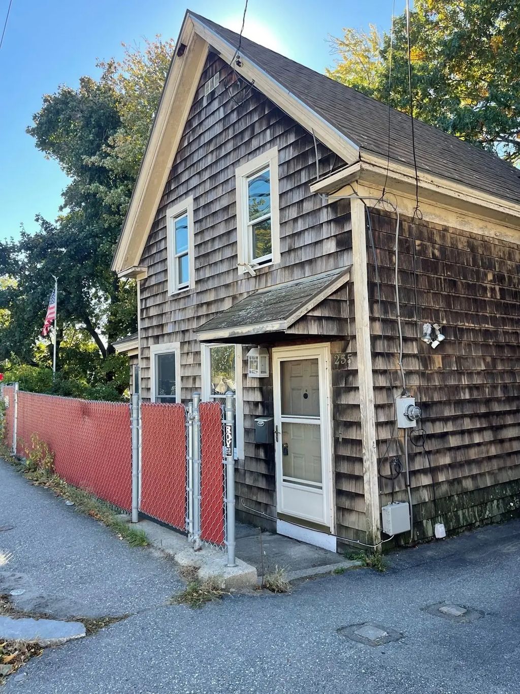 255 Plain St, Lowell
