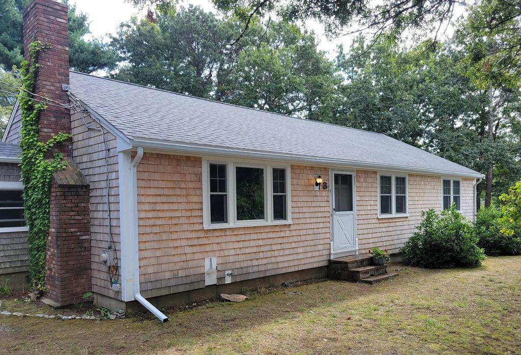 8 Westbury Way, Barnstable