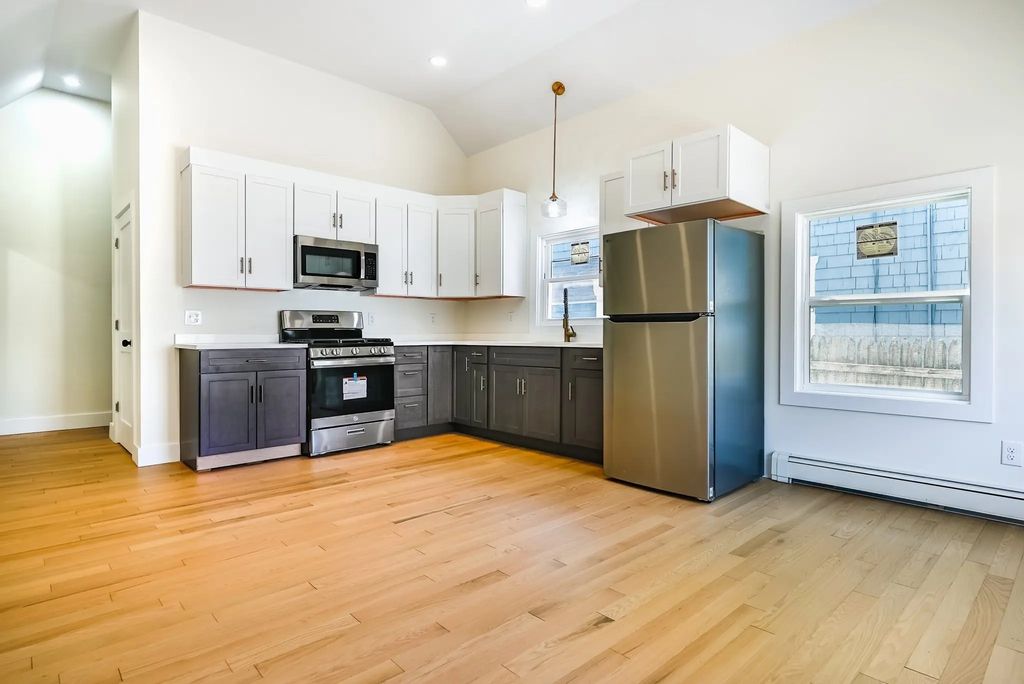 112 Hendrick, Providence